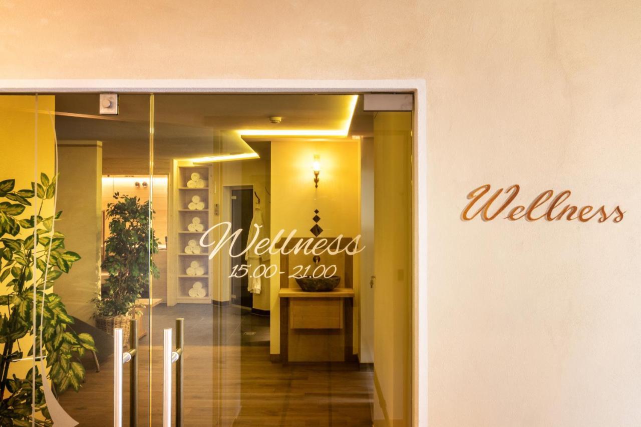 Hotel Monte44 Selva di Val Gardena Bagian luar foto